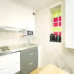 2-Bedroom Lovely Flat Close To Eiffel Tower